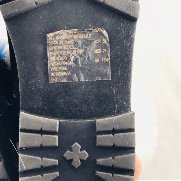 Stuart Weitzman Blue & White Furry Boots - Girls 1 - Picture 6 of 6